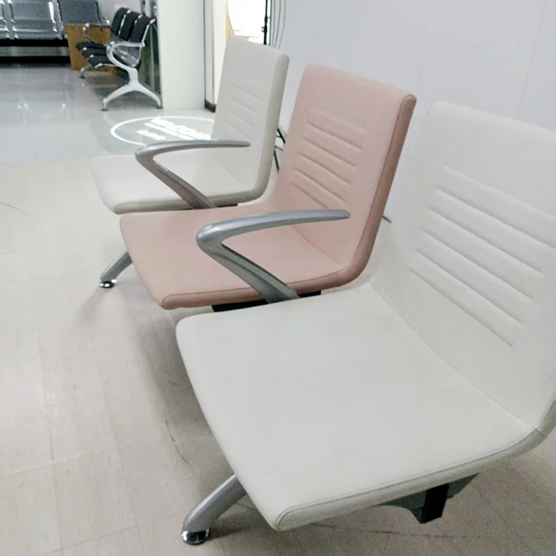 3-seater leather bench without armrests, easy-clean upholstery for dental clinic reception areas, compact seating for small medical offices.