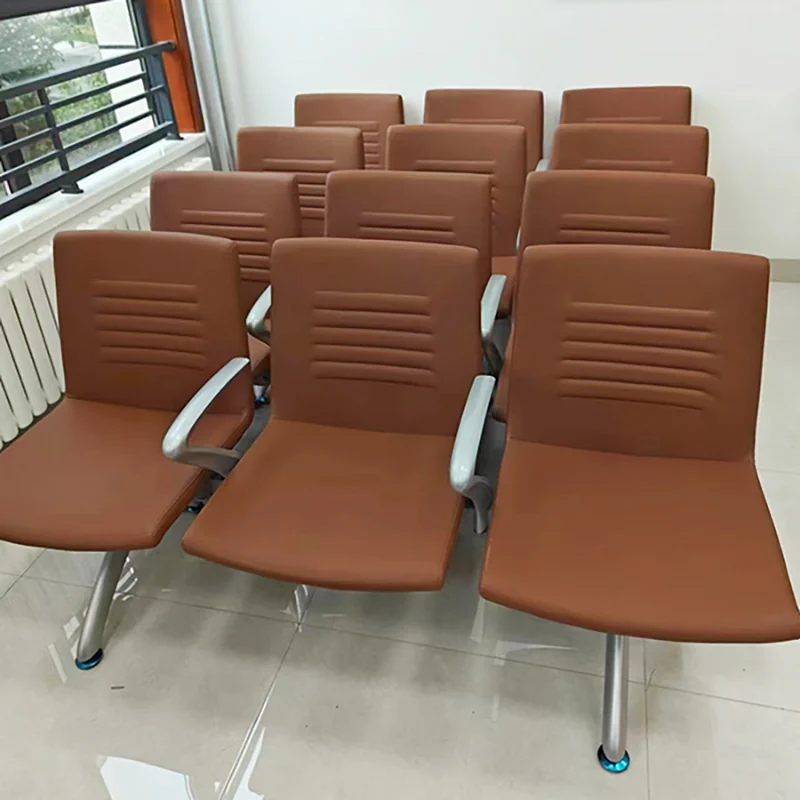 3-seater leather bench without armrests, easy-clean upholstery for dental clinic reception areas, compact seating for small medical offices.